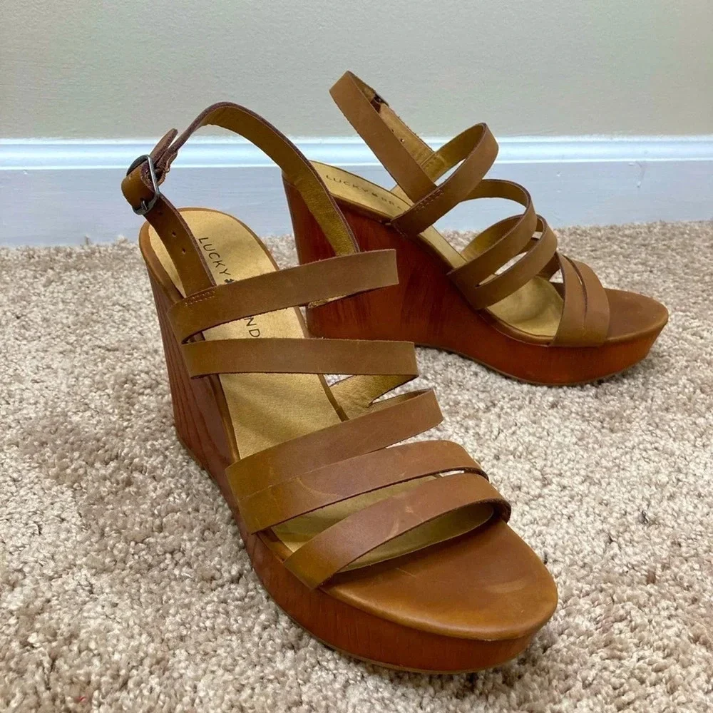 Lucky brand Latinaa strappy wedge sandals brown leather faux wood